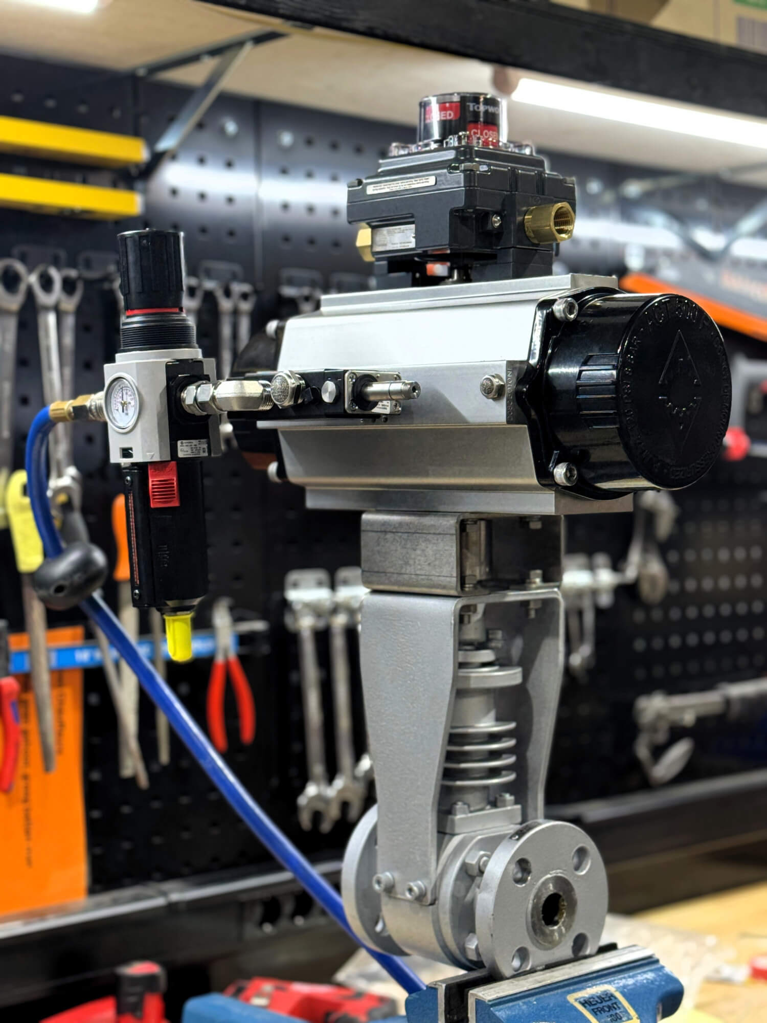Valve actuation Valve actuation